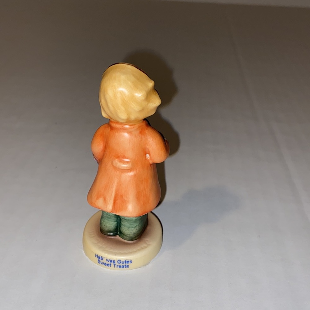 Hummel Sweet Treats 3.25” Figurine - Picture 4 of 14